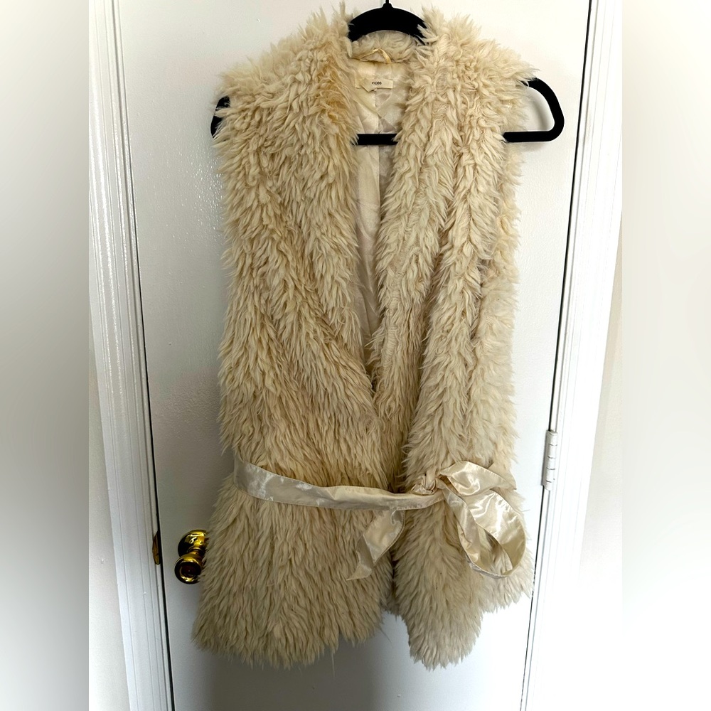Maurices faux fur jacket size 3 with belt